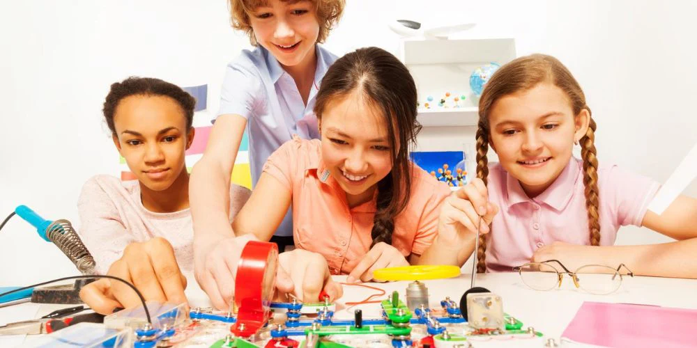 bat-mi-y-tuong-steam-art-cho-tre-theo-mua-1